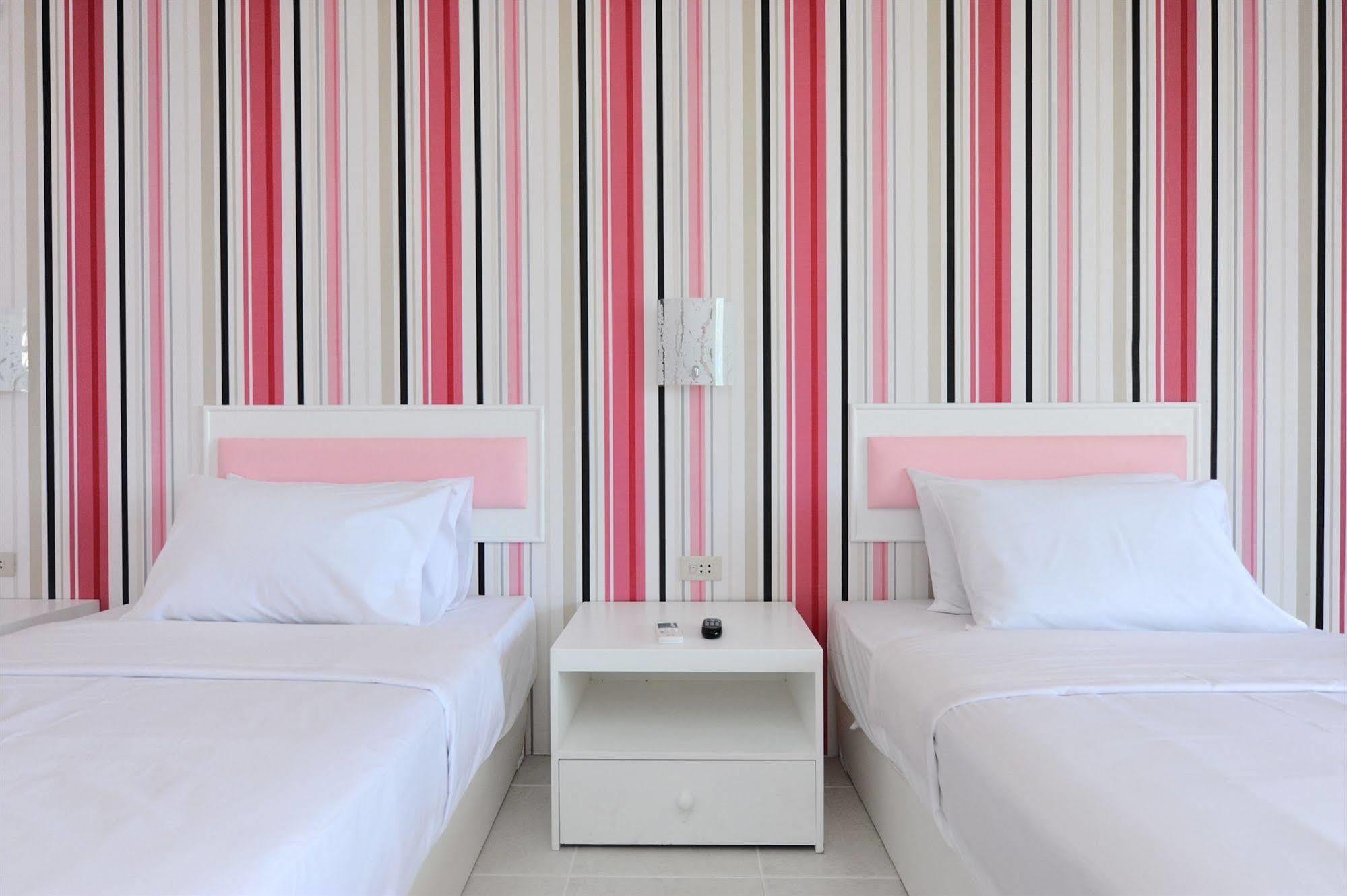 Angket Hip Residence Pattaya Exterior photo