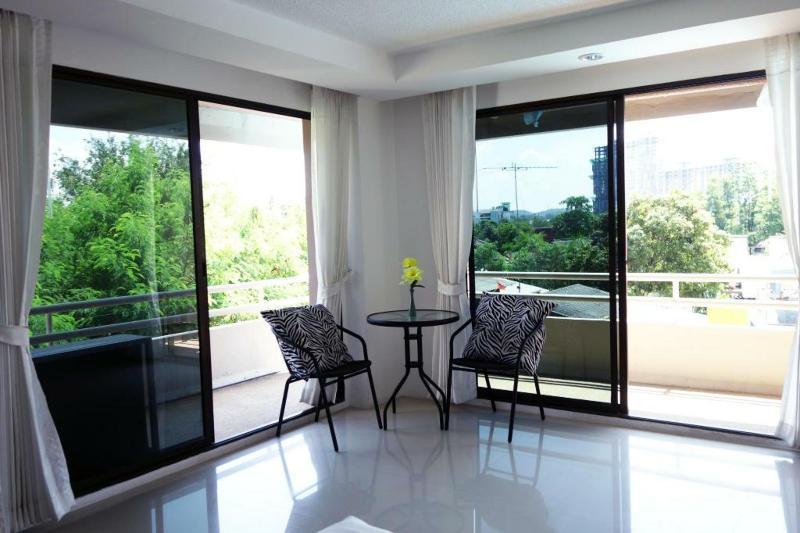 Angket Hip Residence Pattaya Exterior photo